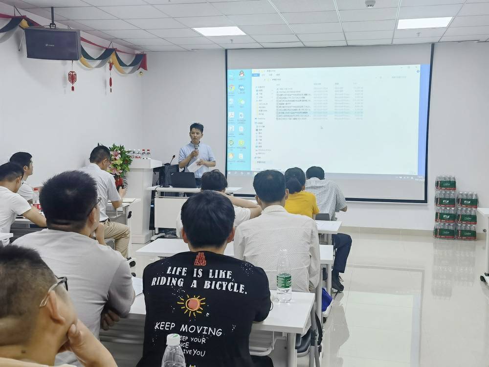 南宁嘉懿太阳能设备有限公司药业技术交流会 (3) - 副本.jpg